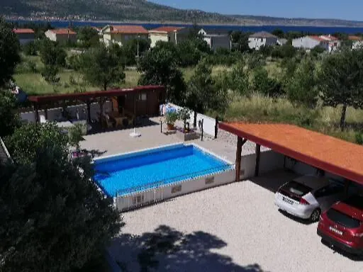 Sonne, Und Berge شقة سيلين