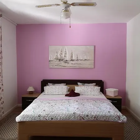 Sonne, Und Berge Appartement *